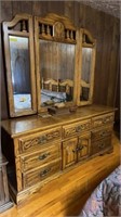 BEDROOM DRESSER WITH 3 MIRRORS, 8 DRAWERS,