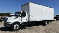 *2005 International 4300 DT466