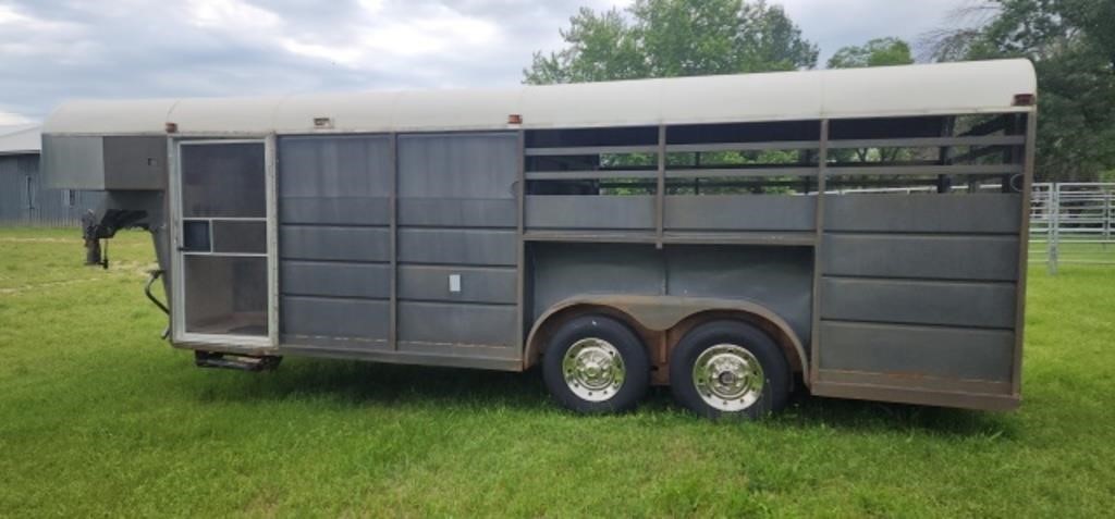 1979 Diamond S Stock trailer