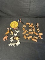 1970's Noah's Ark with 44 animals and