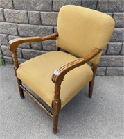 WELL MAINTAINED WALNUT VINTAGE LOUNGE CHAIR