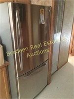 KENMORE REFRIGERATOR WITH BOTTOM PULL OUT FREEZER
