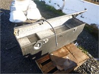 Truck Bed Fuel Tank / Tool Box
