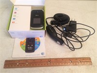Quick Start Z331 AT&T Flip Cell Phone / Chargers