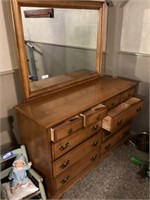Maple 10 drawer dresser & mirror 52” x 19”