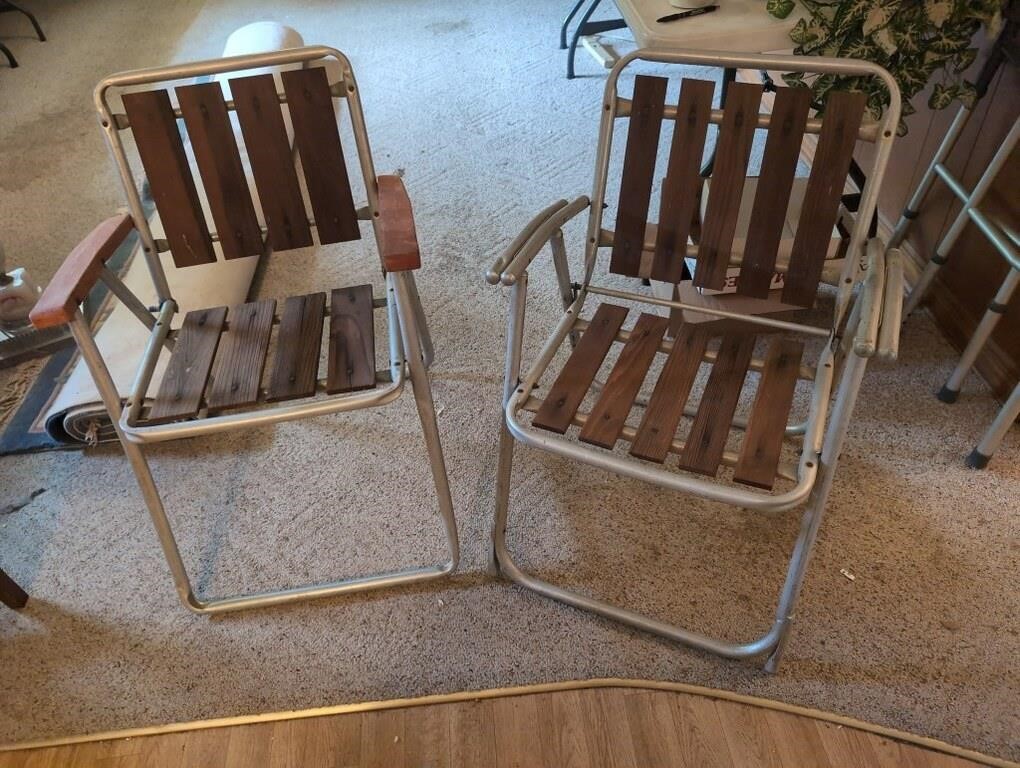 Vintage metal and wood folding chairs 2