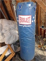 EVERLAST BOXING HEAVY PUNCHING BAG