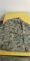 Military Camo Women's Jacket (6L)