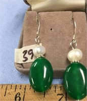 Pair of earrings, pearl and probably green quartz