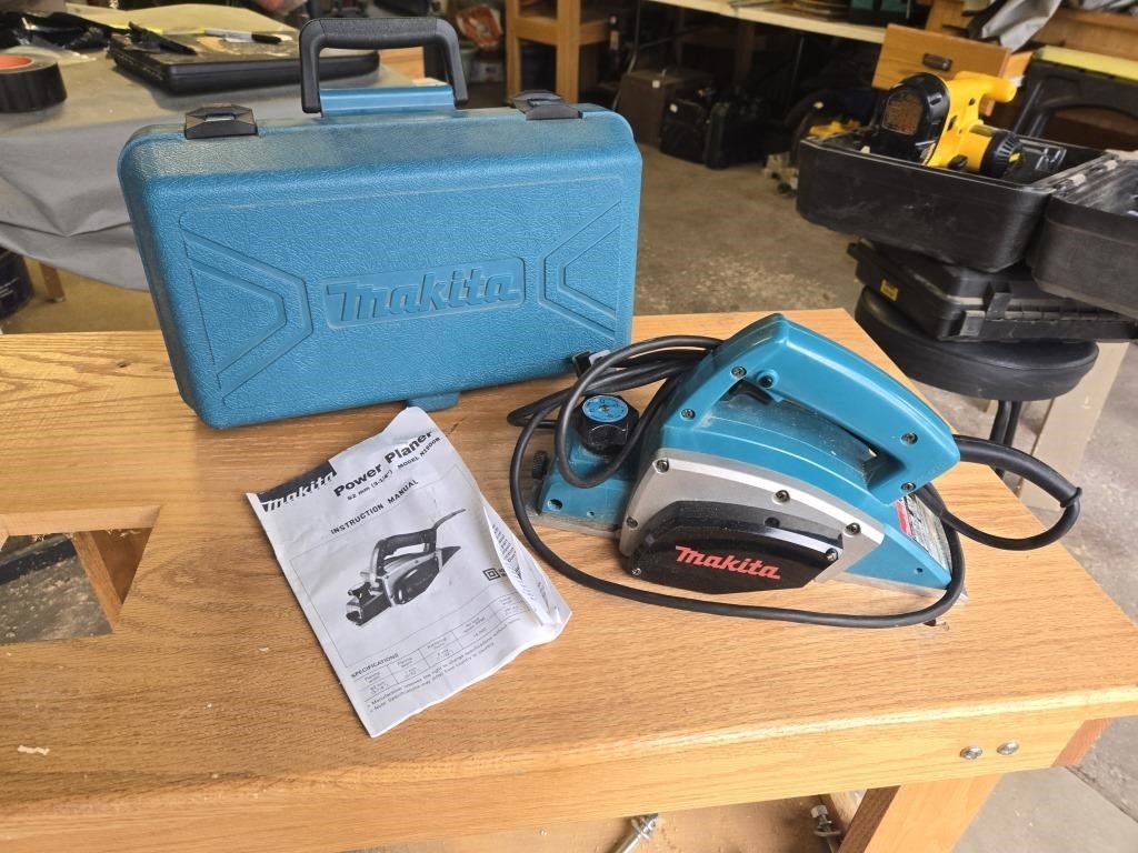 Makita power planer - electric wood plane