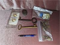 (2) Big Keys, Other Metal Items