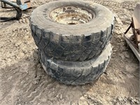 2-425/65R22.5 Tires & Rims