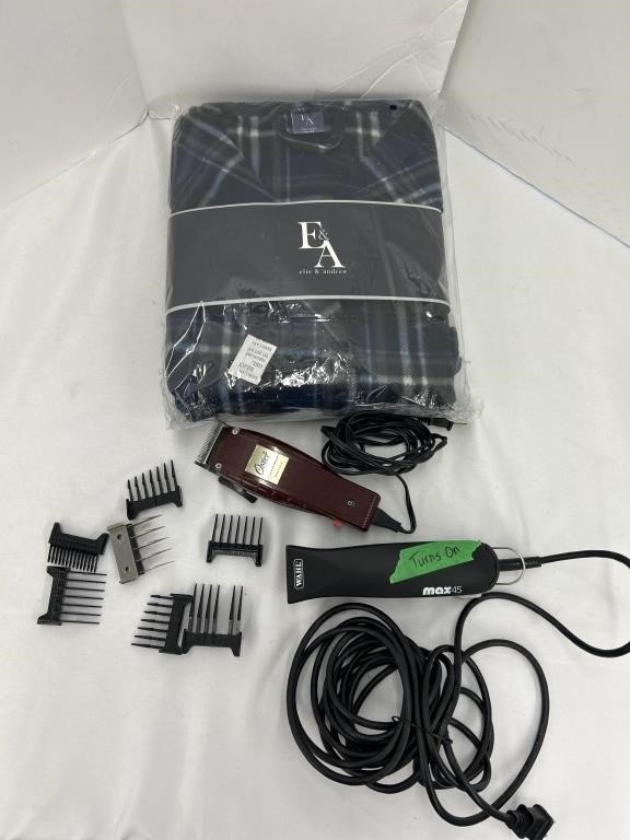 E & A Men’s Bathrobe With 2 Hair Trimmers Both