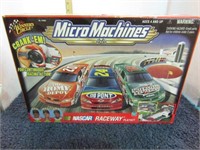 MICROMACHINES NASCAR RACEWAY SET