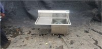 STAINLESS STEEL 1 COMPARTMENT SINK W/ 18" LEFT