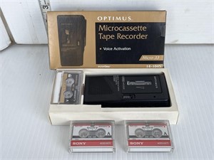 Microcassette tape recorder