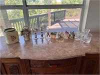 Grouping of Collectible Glassware