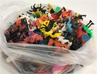 Large Lot of Plastic Toy Soldiers Plus