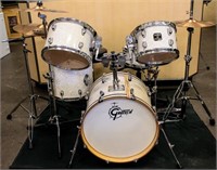 Gretsch Drum Set - In Vintage Pearl