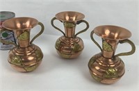 3 vases amphore en cuivre et laiton