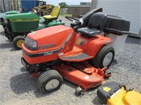 Kubota G1900 Hydrostatic Riding Lawn Mower