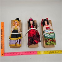 Vintage International Plastic Dolls (3)