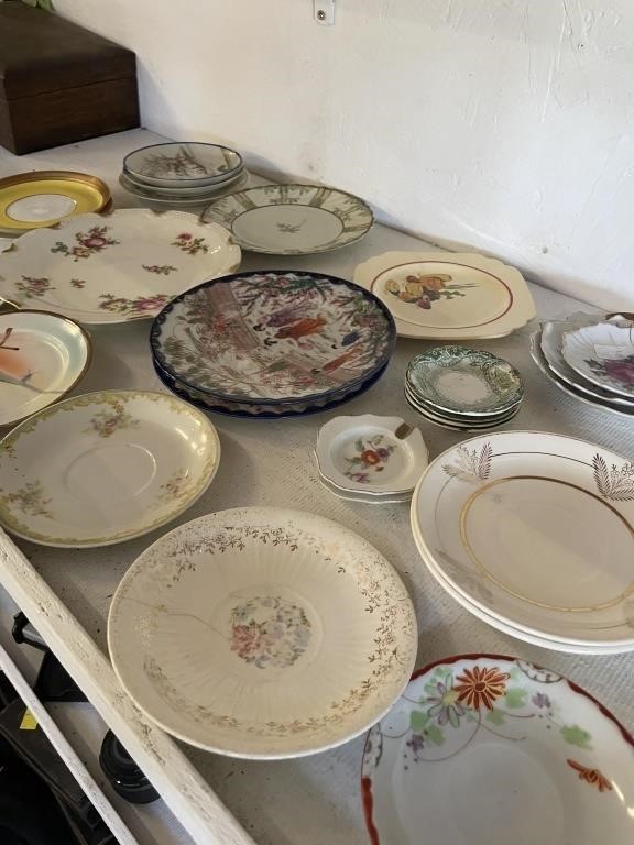 26 Miscellaneous Saucer/Salad Plates