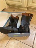 Soda size 6 Black and Tan Calf Boots like NEW