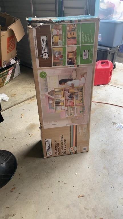 Wooden Playhouse in box