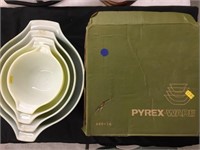 Set of 4 Pyrex Nesting Bowls