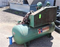 *MENOMONIE* Champion HR10-12 Air Compressor