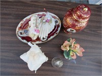 Pillow Hand and Oriental Vase Lot