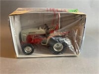 1/16 New Holland Agriculture Boomer 8N