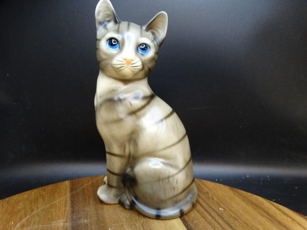 7" Tall Porcelain Ceramic Hand Painted Tabby Cat