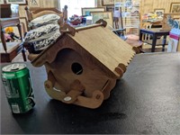 VTG Wooden Birdhouse