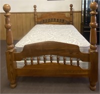 4 Poster Oak Canonball Spindle Bed