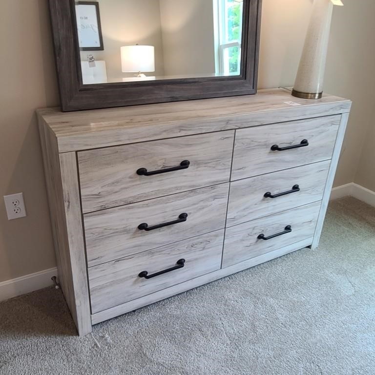 DRESSER