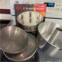 Misc set of cake pans. See pictures for details