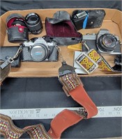 Minolta & Pentax 35mm Cameras w Lens & Flash