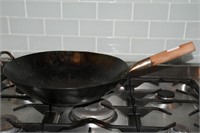 Wok with Wooden Handle