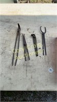 Blacksmith Iron Grabbers