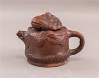 Chinese Zisha Clay Teapot w/ Frog Lid