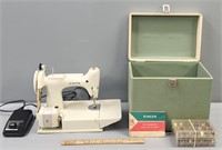 White Singer Featherweight Sewing Machine 221K