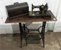 VINTAGE SINGER SEWING MACHINE WITH CASE IRON