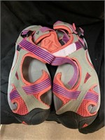 PINK HUMTTO SANDALS - SZ 9 - LIKE NEW