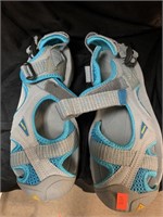 BLUE HUMTTO SANDALS - SZ 8.5 - LIKE NEW