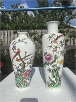 Set of Chinese vase with matching Mark 12B