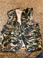 Safe T Back Camo hunting vest with pouch