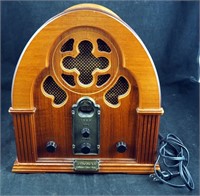 Thomas Antique Cathedral Reproduction Wood Radio