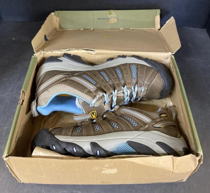 (ZZ) Keen Shoes, 2 Different Sizes,